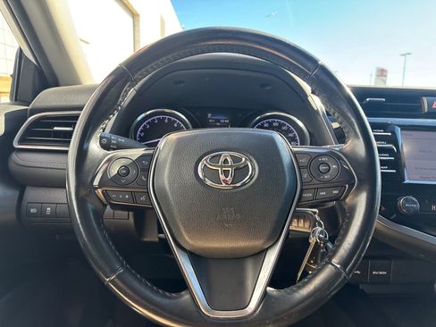 Used 2020 Toyota Camry SE image 18