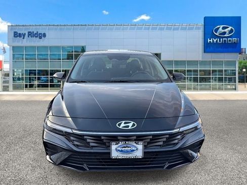 Used 2025 Hyundai Elantra SEL image 8