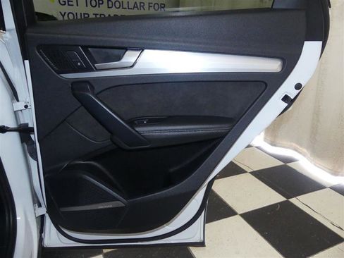 Used 2020 Audi SQ5 Premium Plus image 28