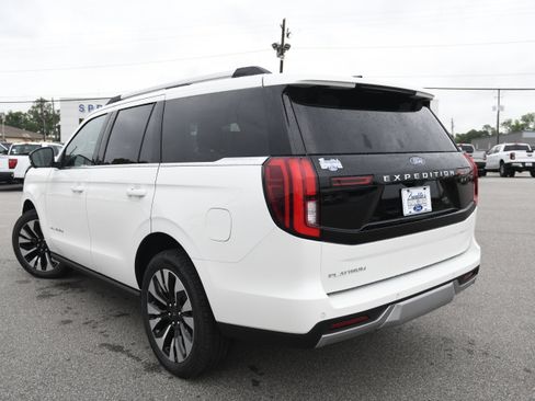 New 2026 Ford Expedition Platinum w/ Driver's Package AWD/4WD image 8