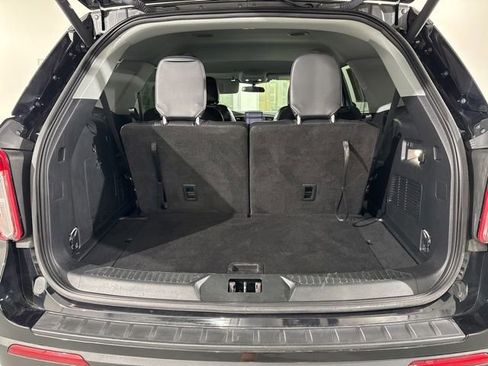 Used 2023 Ford Explorer XLT w/ Equipment Group 202A image 13