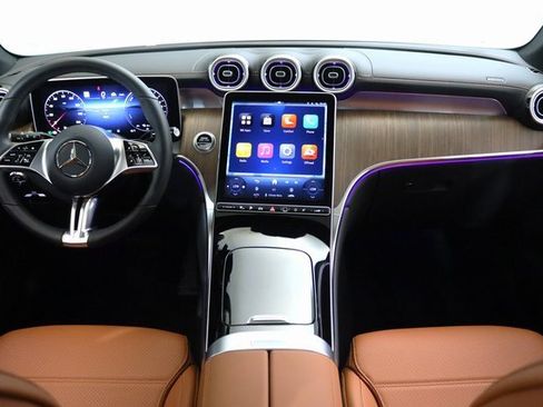 Used 2025 Mercedes-Benz GLC 350e GLC 350e w/ Driver Assistance Package image 25