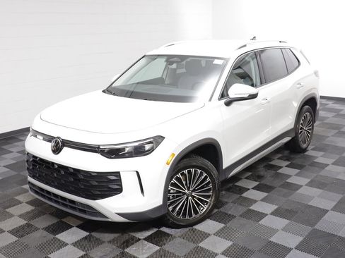 New 2026 Volkswagen Tiguan S image 2