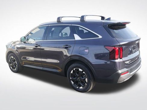 Used 2025 Kia Sorento S w/ Panoramic Sunroof Package FWD image 6