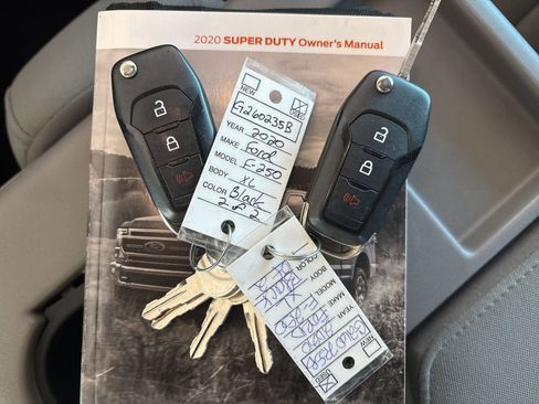 Used 2020 Ford F250 XL w/ STX Appearance Package image 32