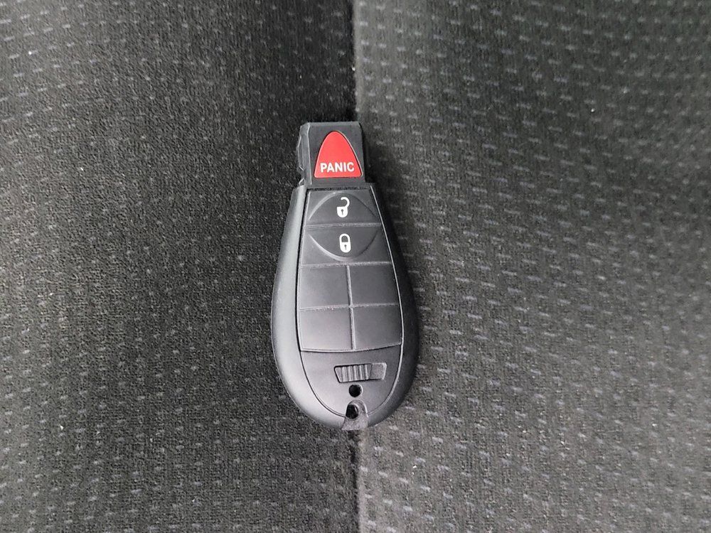 Used 2019 Dodge Grand Caravan SE FWD image 32