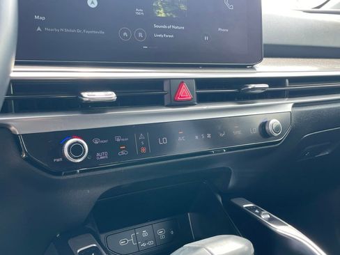 Certified 2024 Kia Sorento S FWD image 17