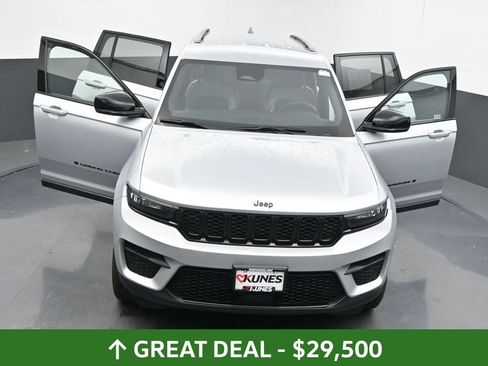 Used 2024 Jeep Grand Cherokee Altitude image 64