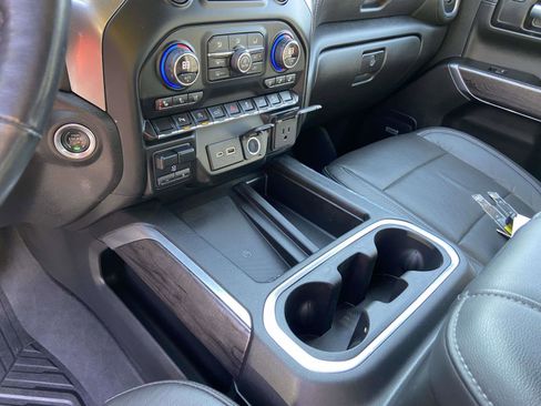 Used 2020 Chevrolet Silverado 1500 LTZ image 18