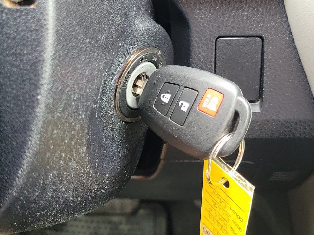 Used 2013 Toyota RAV4 XLE AWD/4WD image 26