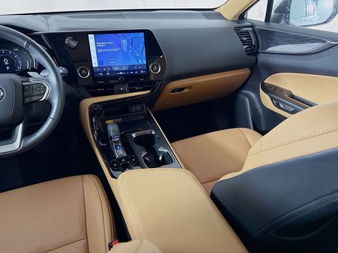 Used 2025 Lexus NX 250 FWD w/ Towing Package (2000 Lbs) image 24