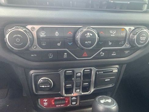 Used 2026 Jeep Wrangler Unlimited Rubicon AWD/4WD image 18