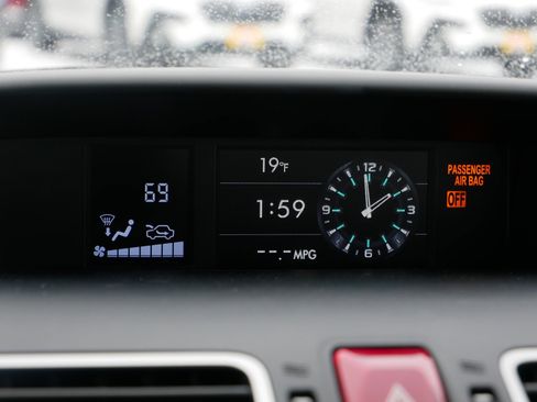 Used 2018 Subaru Forester 2.5i Premium w/ All-Weather Package image 31