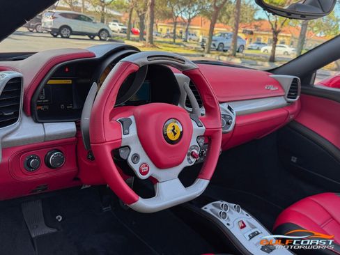 Used 2015 Ferrari 458 Spider image 13