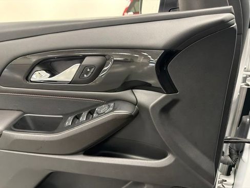 Used 2023 Chevrolet Traverse RS w/ LPO, Floor Liner Package FWD image 29