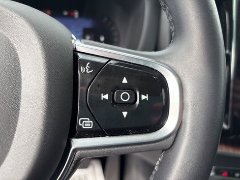 Certified 2023 Volvo XC60 B5 Plus w/ Climate Package image 22