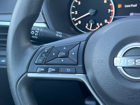 Used 2023 Nissan Altima 2.5 SV image 29