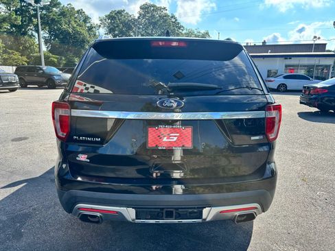 Used 2016 Ford Explorer Platinum AWD/4WD image 4