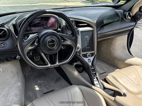 Used 2018 McLaren 720S Luxury RWD image 22