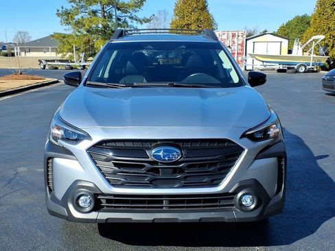 Used 2025 Subaru Outback Onyx Edition image 8