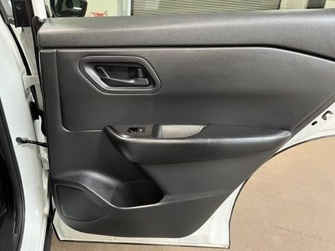 Used 2024 Nissan Rogue S AWD/4WD image 13