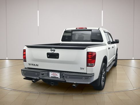 Used 2015 Nissan Titan SV w/ SV Value Truck Package RWD image 7