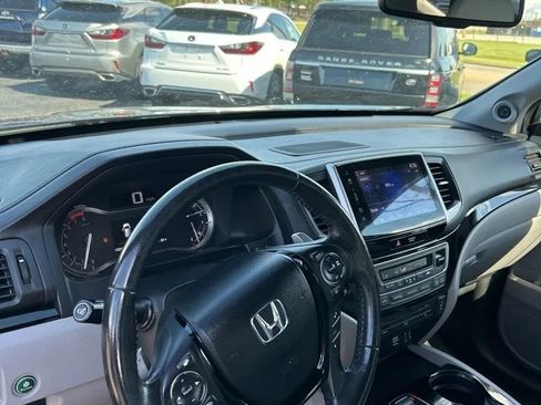 Used 2017 Honda Pilot Touring image 24
