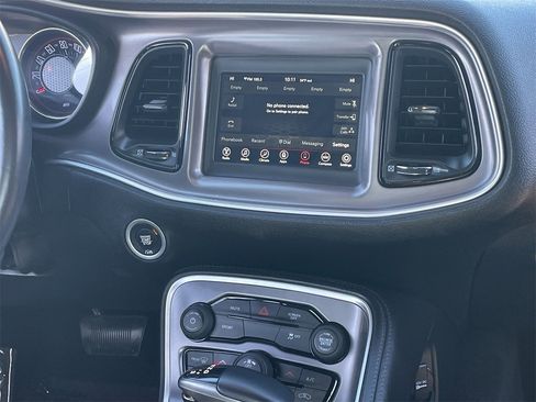 Used 2019 Dodge Challenger SXT image 14