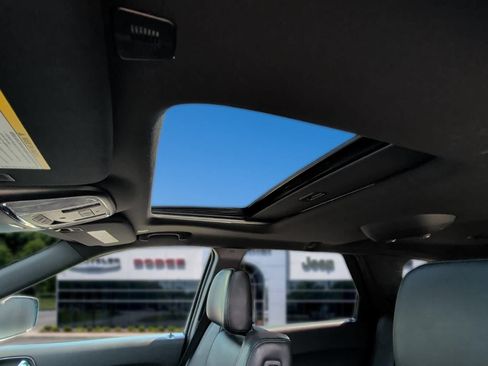 Used 2018 Dodge Durango R/T w/ Technology Group AWD/4WD image 27