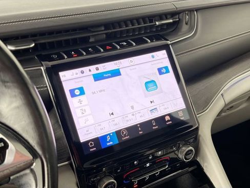 Used 2021 Jeep Grand Cherokee L Overland w/ Advanced Protech Group III image 15