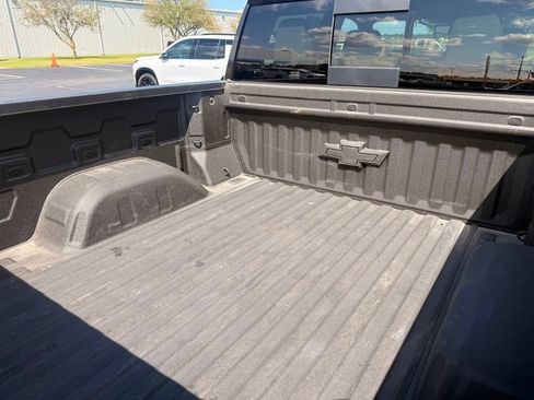 Used 2021 Chevrolet Silverado 1500 LTZ AWD/4WD image 6