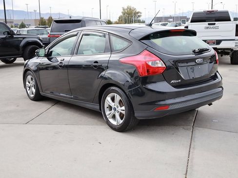 Used 2014 Ford Focus SE w/ SE Winter Package image 4