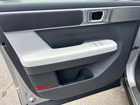 Used 2025 Hyundai Santa Fe SE FWD image 17