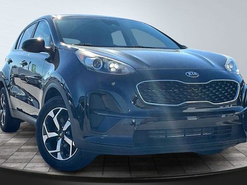 Used 2020 Kia Sportage LX image 3