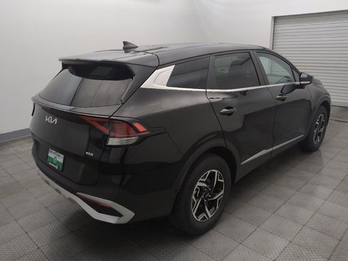 Used 2025 Kia Sportage LX AWD/4WD image 9