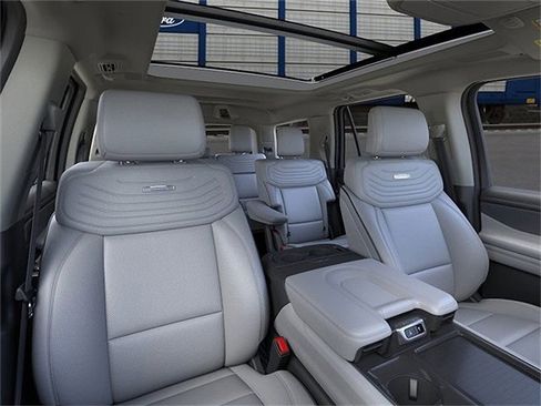 New 2025 Ford Expedition Platinum w/ Platinum Ultimate Package image 10