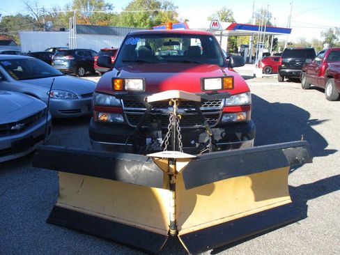 Used 2005 Chevrolet Silverado 3500 4x4 Extended Cab w/ Snow Plow Prep Package image 3