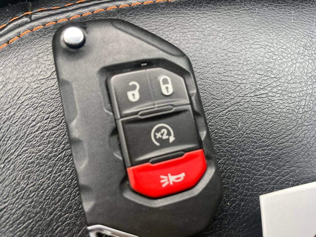 Used 2022 Jeep Gladiator Mojave w/ Cold Weather Group AWD/4WD image 25