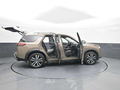 Used 2023 Nissan Pathfinder Platinum w/ Cargo Package AWD/4WD image 45
