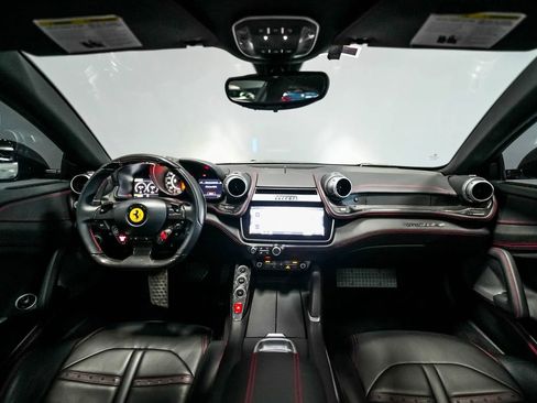 Used 2018 Ferrari GTC4Lusso AWD/4WD image 10