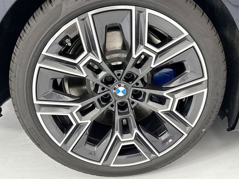 New 2026 BMW 550e xDrive image 32