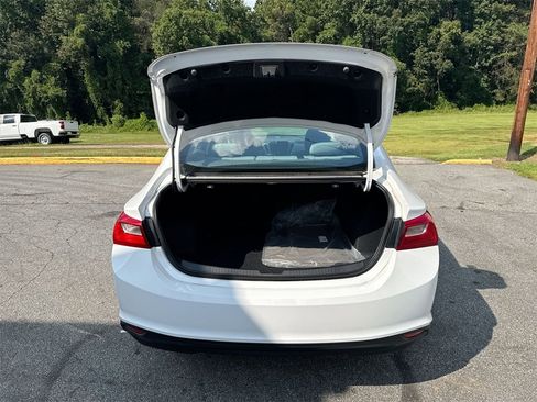 Used 2024 Chevrolet Malibu LS image 33