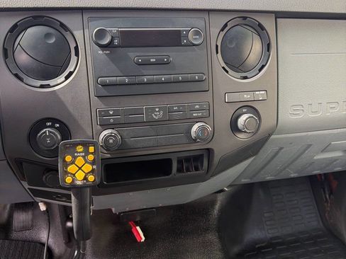 Used 2015 Ford F250 XL w/ Snow Plow Prep Package AWD/4WD image 21