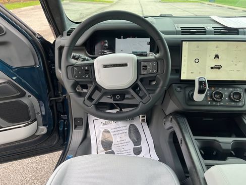 Used 2026 Land Rover Defender 110 OCTA AWD/4WD image 13