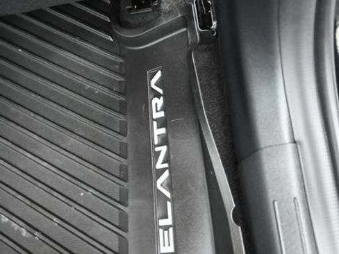 Used 2024 Hyundai Elantra Limited FWD image 22