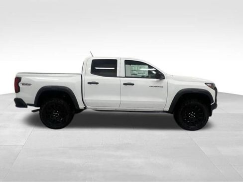 New 2026 Chevrolet Colorado Trail Boss w/ LPO, Bronce Accent Package AWD/4WD image 19