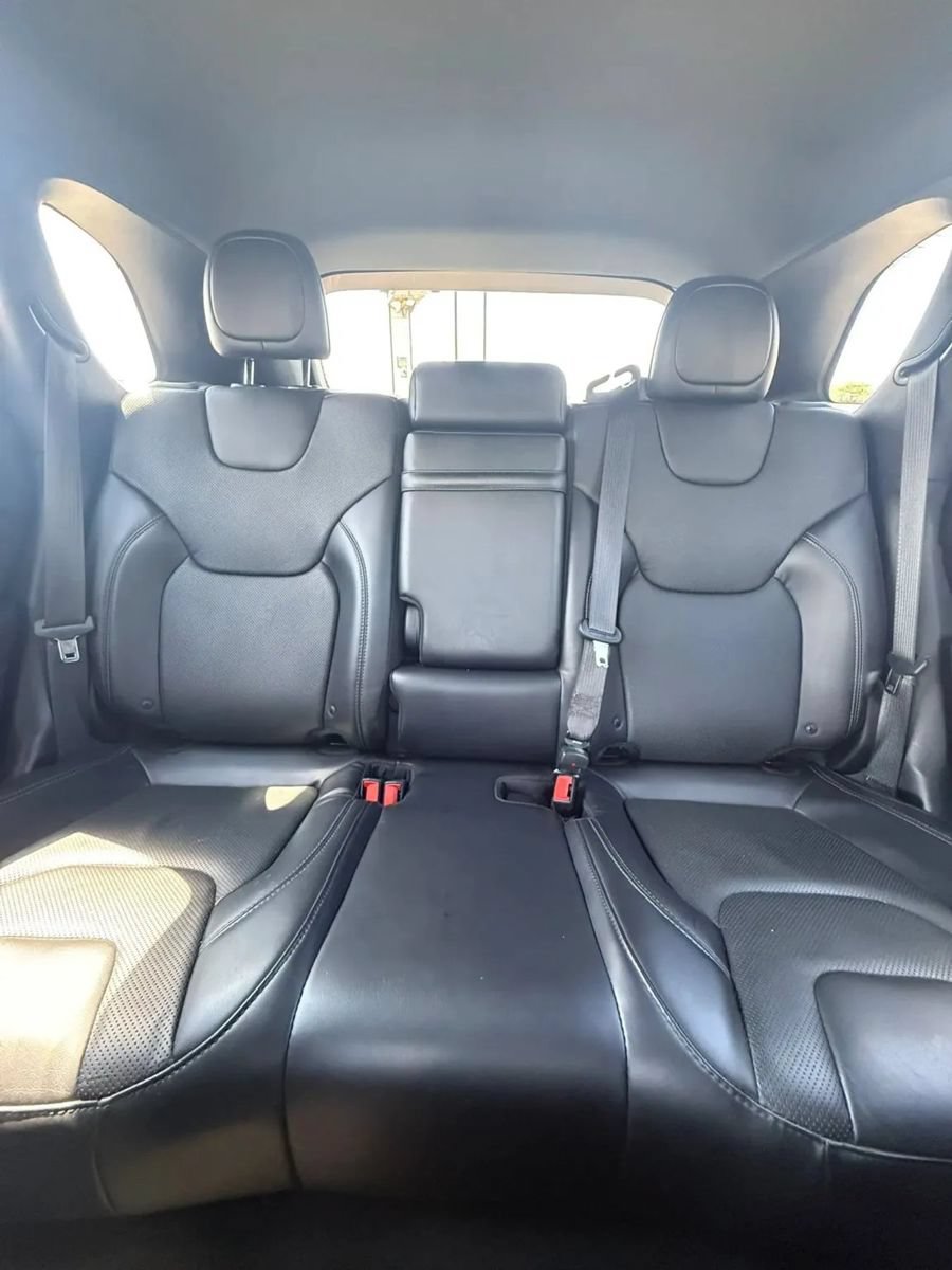 Used 2019 Jeep Cherokee High Altitude AWD/4WD image 11