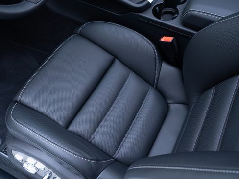 New 2026 Porsche Macan Turbo image 17