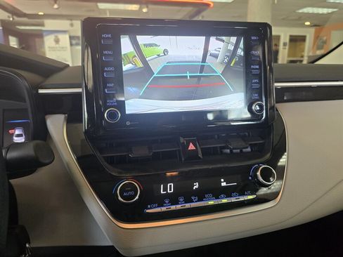 Used 2022 Toyota Corolla LE FWD image 21