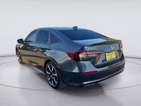 Used 2025 Honda Civic Sport Touring image 3